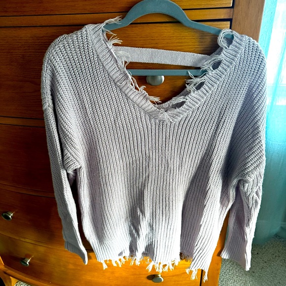 Moon & Madison women’s M lavendar frayed edge style v-neck, v-back knit sweater - Picture 3 of 7